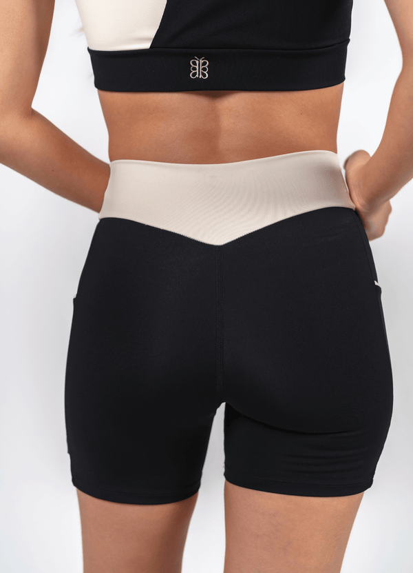 Nova Short - Black & White
